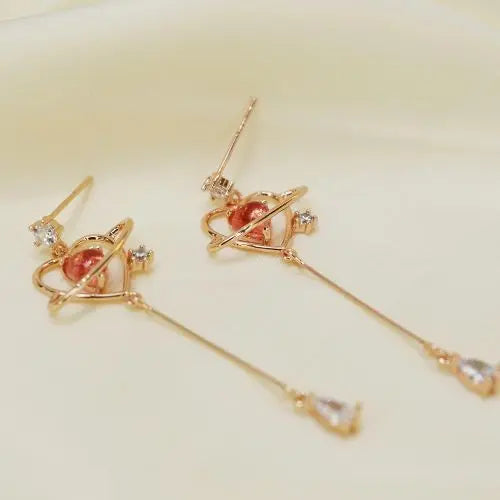 Aretes de Corazón Radiante en Oro Rosa y Cristal Brillante